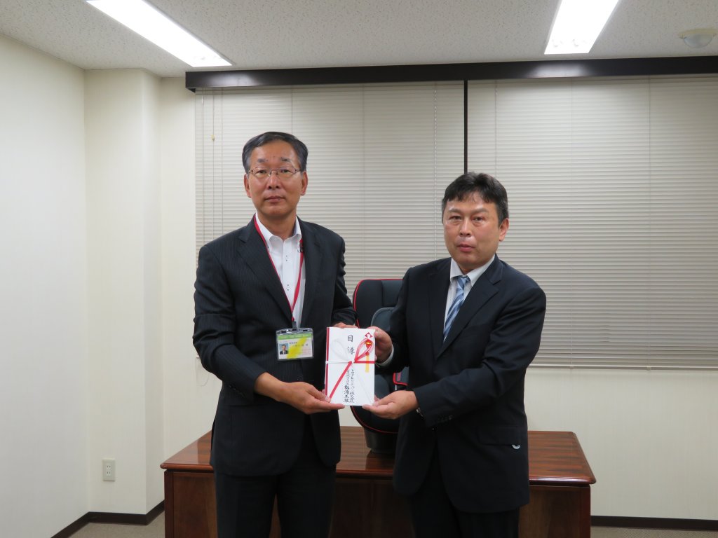 9月17日（木）岩手県交通安全協会様へチャイルドシートを寄贈
